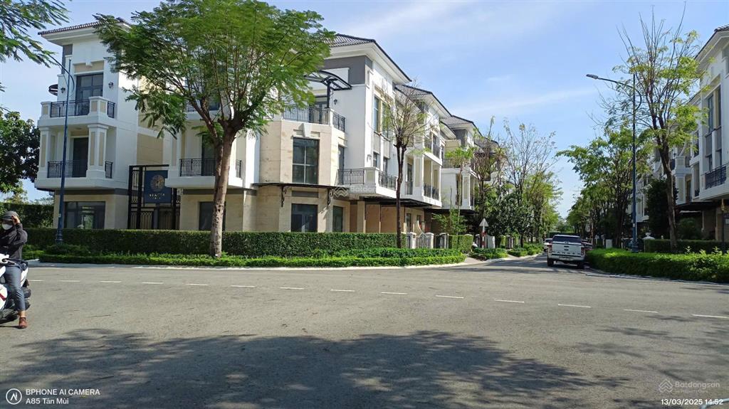 Bán căn góc hiếm kdc verosa park 196,1m2, 10,5x19m 4 tầng, 331m2 sàn sử dụng, giá bán 28 tỷ