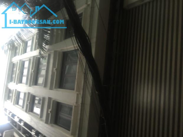 Chính chủ bán toà văn phòng phố Trung Kính Cầu Giấy 90m2x8T nhỉnh hơn 39 tỷ