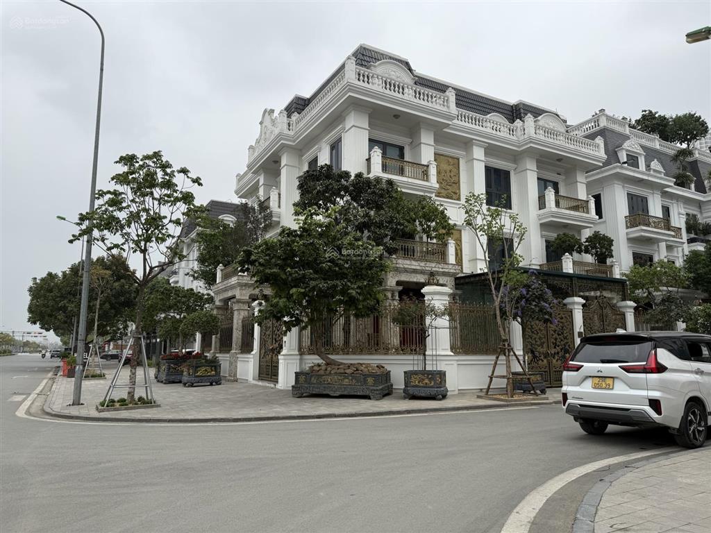 Bán cắt lỗ lô góc hoa hậu 240m², 3 mặt thoáng biệt thự nam cường an khang villa