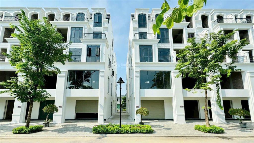 Hot!!! bán lô góc 120m2 cực vip 19tỷ, sẵn sổ đỏ, vị trí ngay gần hồ, kinh doanh khai thác ngay