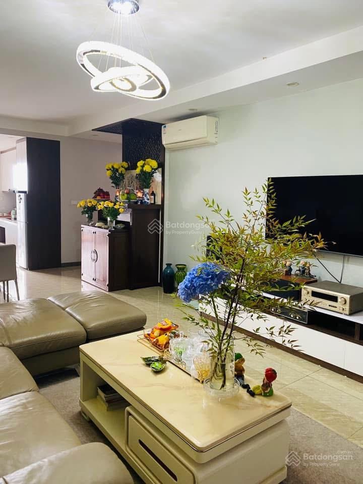 Bán chcc feliz homes hoàng mai view hồ đền lừ cực vip. dt 102m2 3pn. có slot ô tô