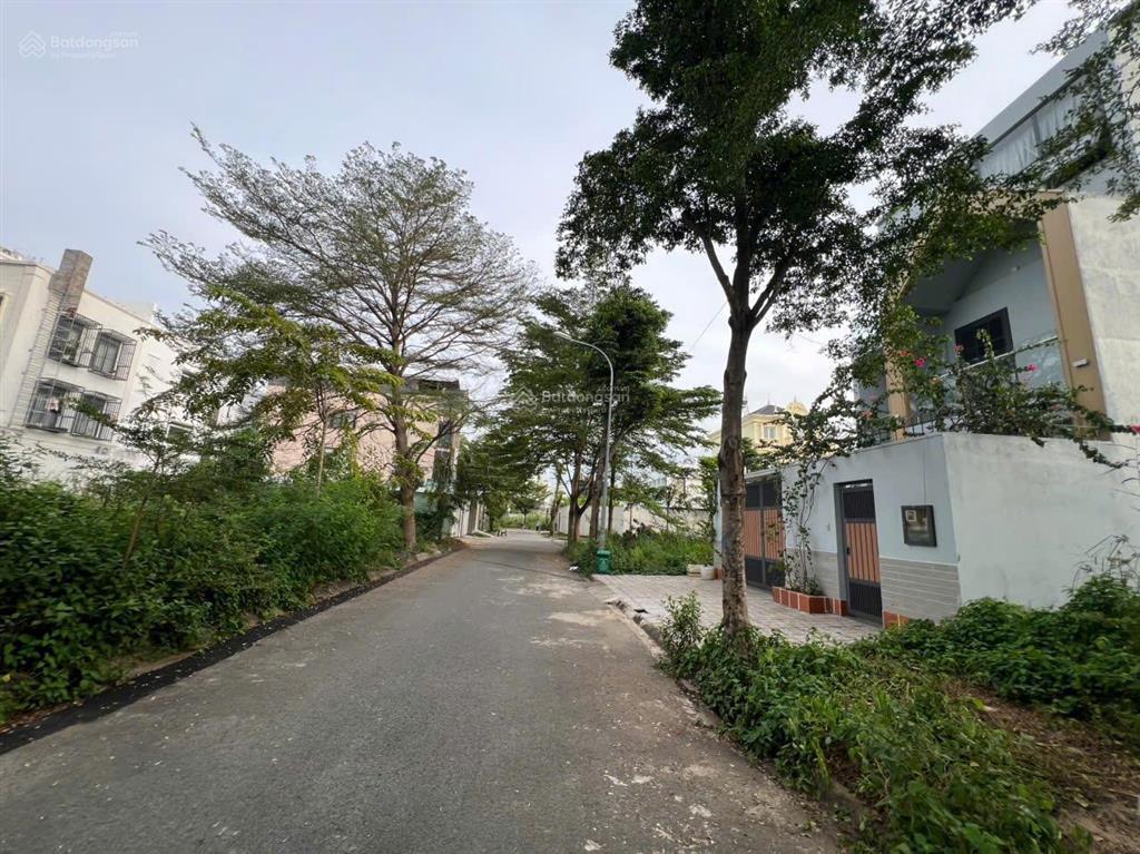 Lô đất ngang 8m dài 20m full thổ phú hữu, thủ đức cạnh bưng ông thoàn 0938 868 ***