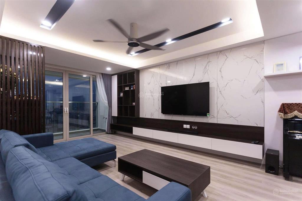 Cần bán gấp căn hộ 168m2, 3 phòng ngủ, tầng trung, nội thất đẹp. giá 120 triệu/m2