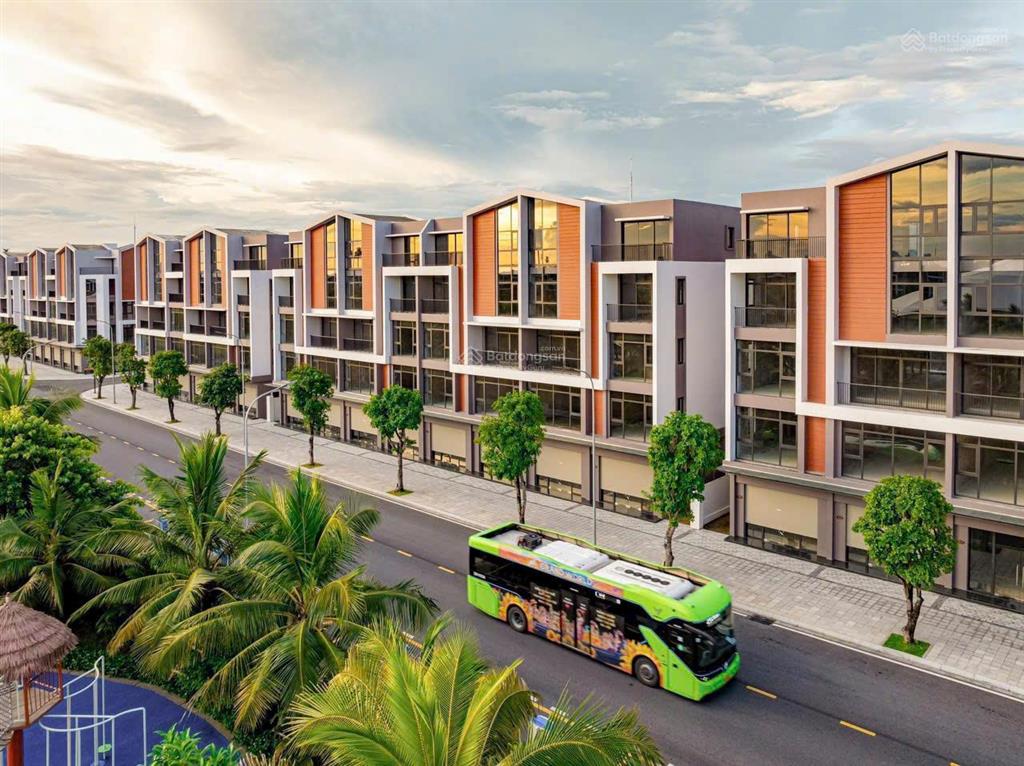 Bán nhanh liền kề 2 mặt tiền 100m2 sổ đỏ lâu dài rẻ nhất vin ocp3 giá chỉ bằng căn liền kề 15,x tỷ