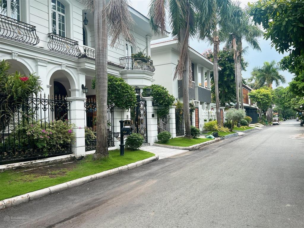 Bán biệt thự song lập mỹ quang, khu trung tâm phú mỹ hưng, quận 7, dt 10,5 * 22m giá 79 tỷ, sh.