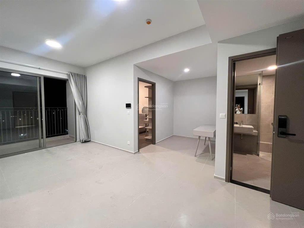 Bán căn hộ diện tích 54m2 giá 2,7 tỷ. có sổ hồng sẵn, bank cho vay lãi suất 9%/năm. 0948 673 ***