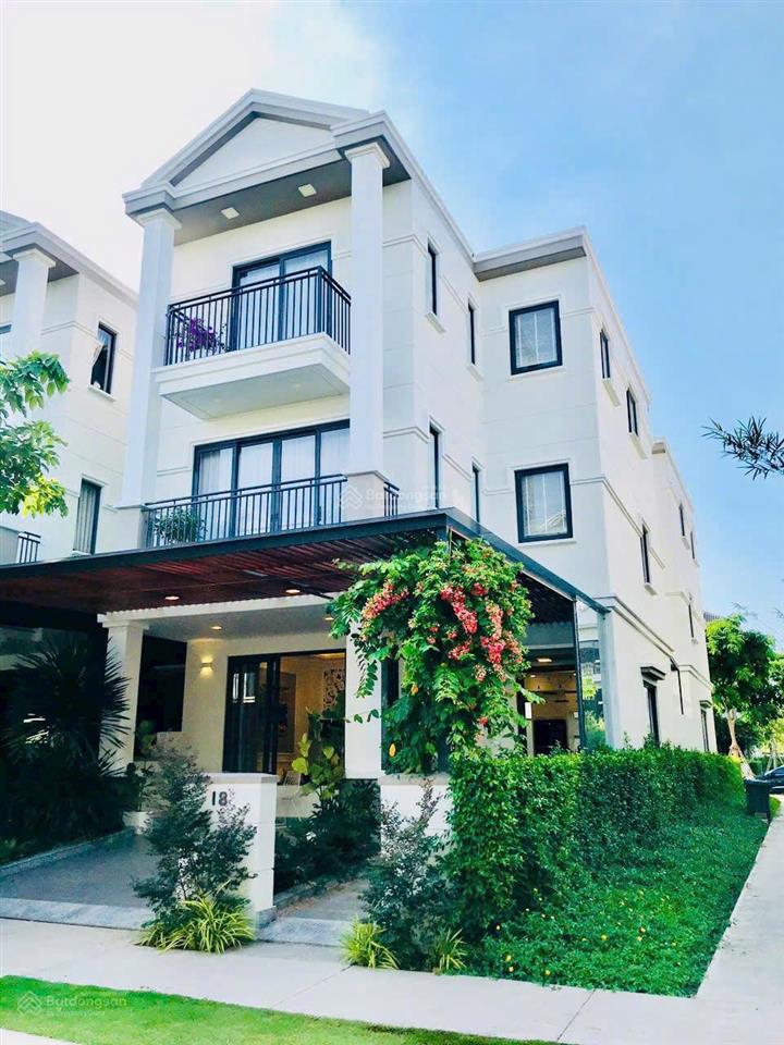Chính chủ cần bán gấp biệt thự nine south full nội thất, thang máy cao cấp giá chỉ 17 tỷ