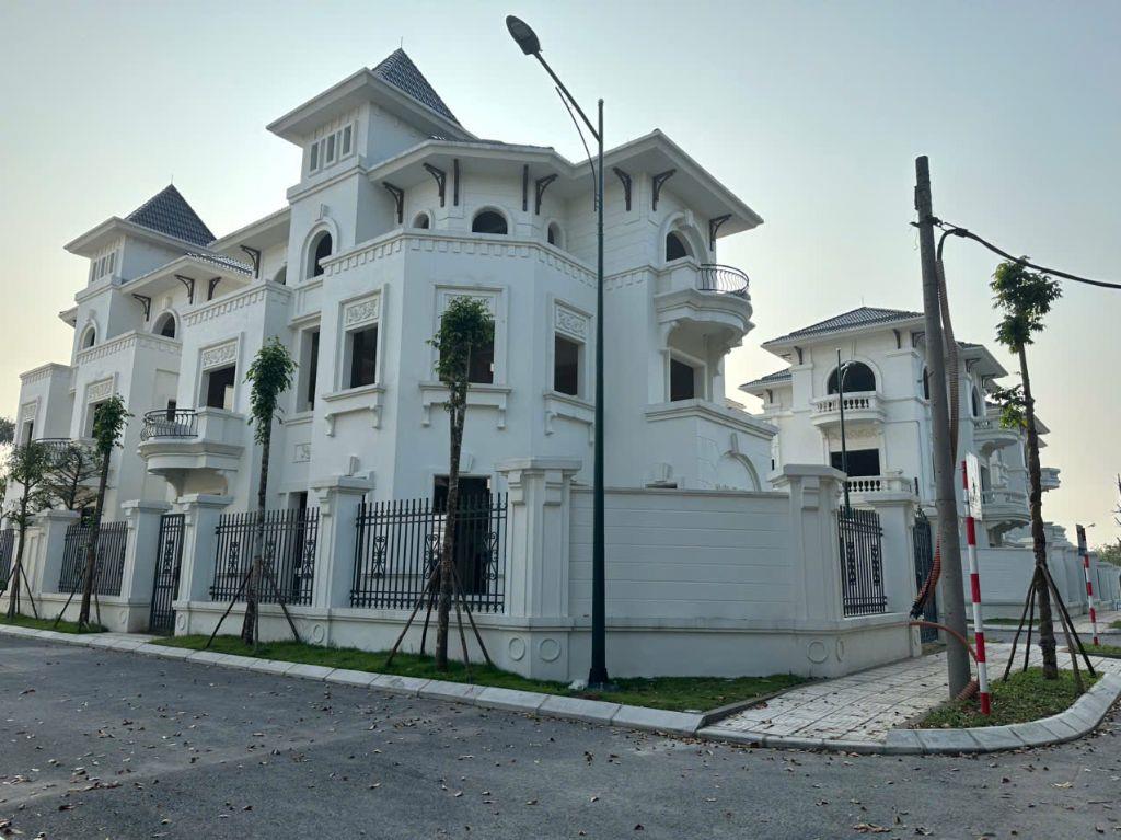 Bán biệt thự 318m2, lô góc KĐT Vườn Cam, giá rẻ chỉ 99tr/m2