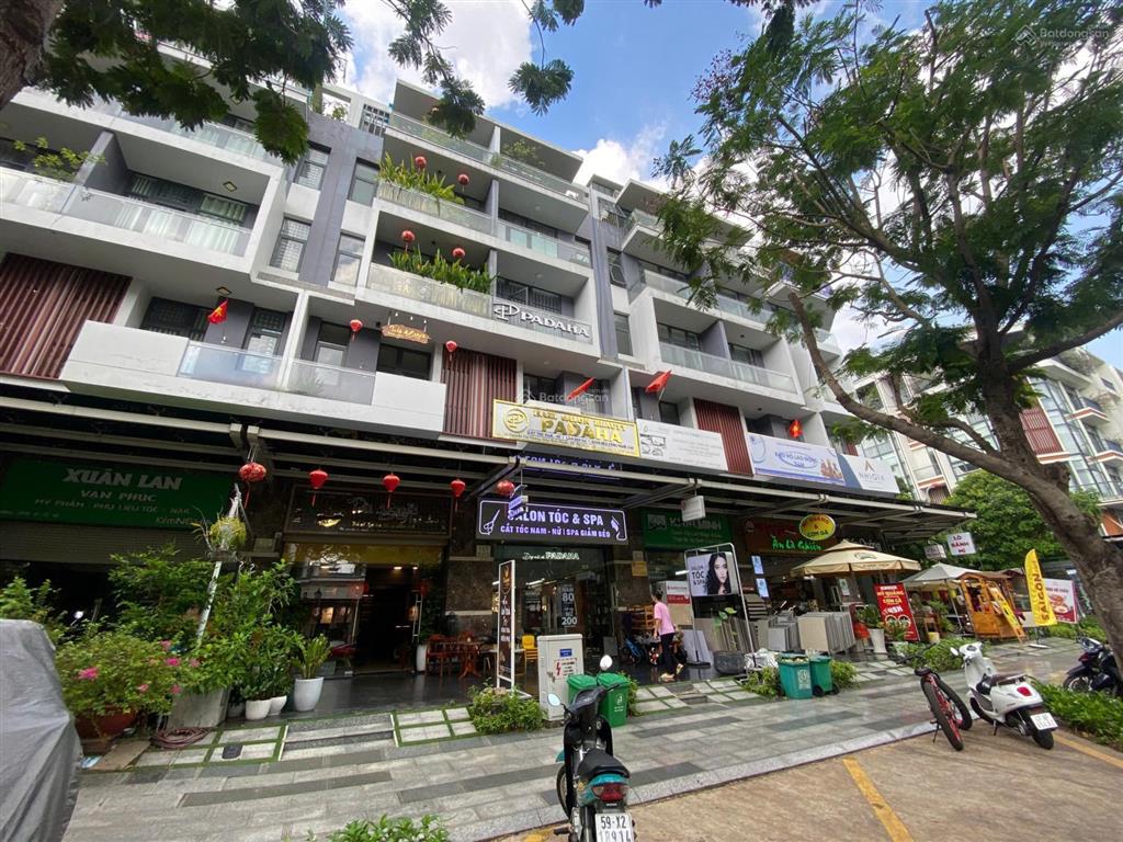 Bán nhà mặt tiền nguyễn thị nhung, hoàn thiện nội thất thang máy giá 26,5 tỷ