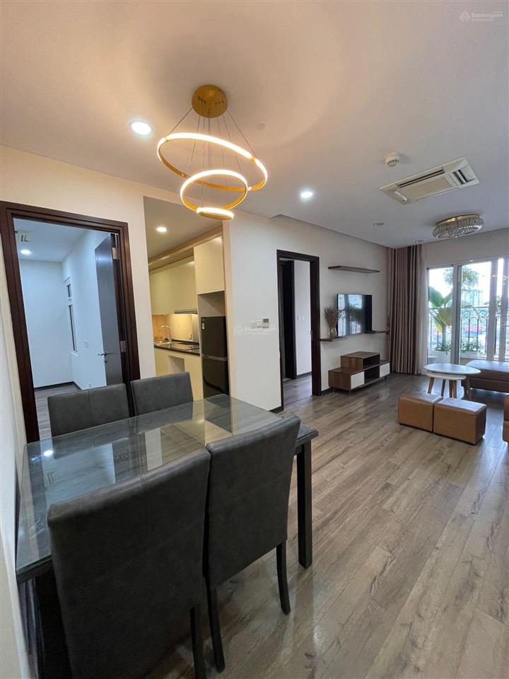 Chính chủ bán cắt lỗ căn 2 phòng ngủ 70m2 view sông hoà bình green city. 0988 835 ***