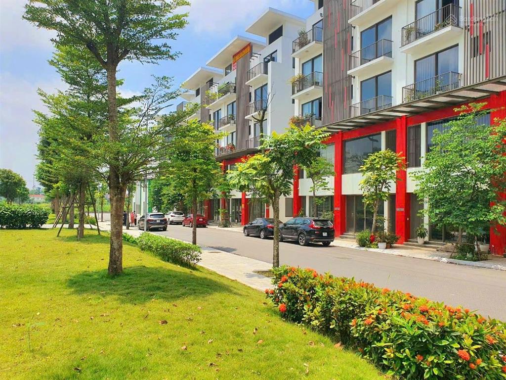 Bán cắt lỗ gấp căn nhà phố khai sơn 120m2 view hồ 7ha, tây nam, đường 30m. 0985 575 ***