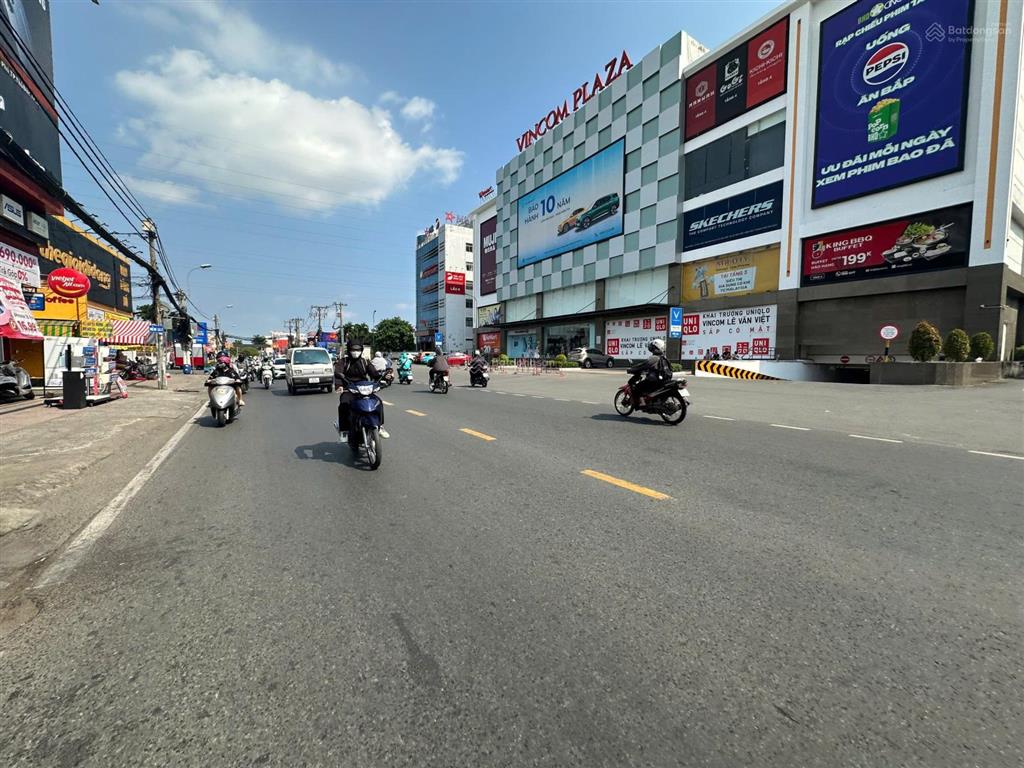 Chỉ 58tr/m2, bán gấp khuôn đất đường lê văn việt ngay vincom dt 35x65m cn 1650m² giá 96 tỷ