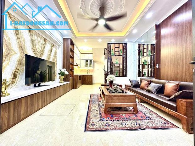 Nhà đẹp Di Trạch, Hoài Đức xây 5 Tầng, 3 ngủ có nội thất ngõ ô tô giá 5.2 tỷ