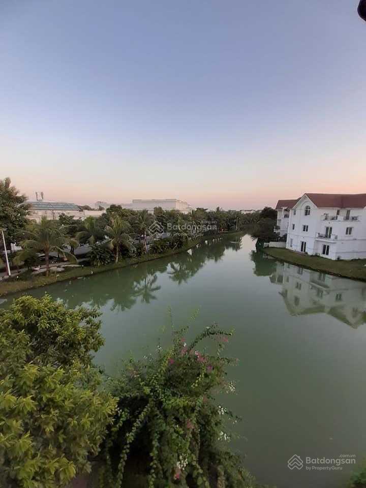 Bán song lập hoa phượng 4, 230m ngã ba sông almaz, nội thất cực đẹp, chỉ vài bước ra almaz, vincom.