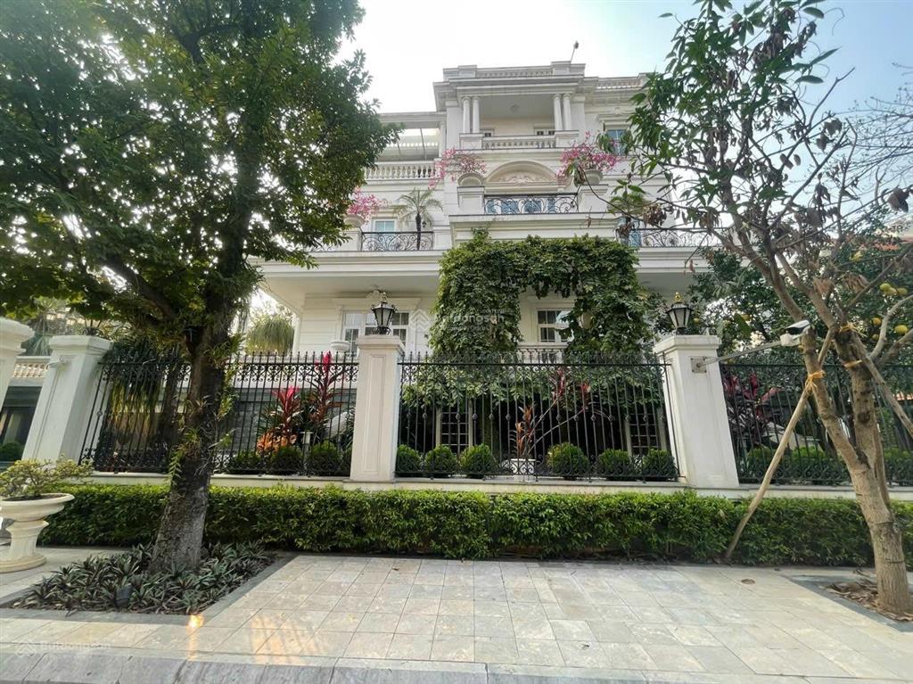 Hot!!! căn view chéo hồ 236.5m² 68 tỷ (sẵn sổ) giá tốt, chị gái gửi bán hiếm có mua là thắng