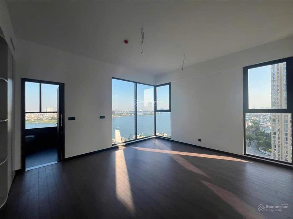 Chính chủ bán căn góc 4pn 180m2 heritage west lake 677 lạc long quân full đồ, thang máy riêng