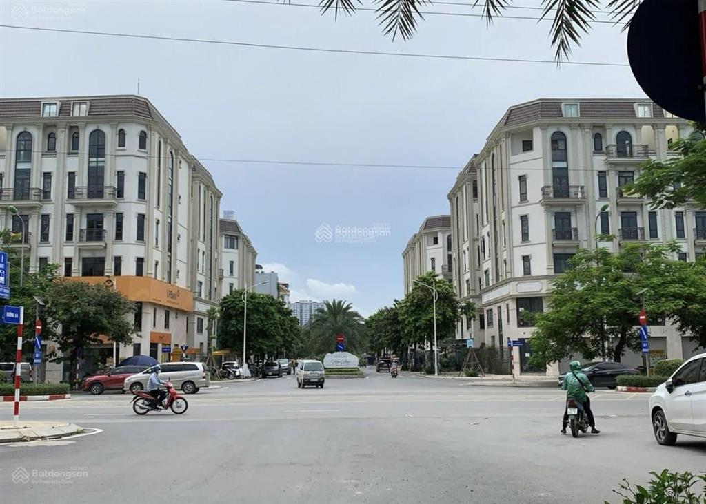 Chủ nhà bán gấp căn him lam vạn phúc mặt đường 15m. giá nhỉnh 28 tỷ. sổ đỏ. 0944 960 ***