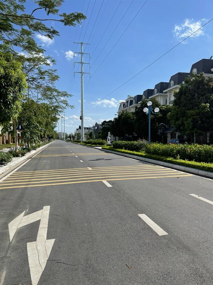 BÁN BIỆT THỰ 211M2 HƯỚNG TN DÃY NV5 KĐT LIDECO ĐƯỜNG 12M ( 0915458886)