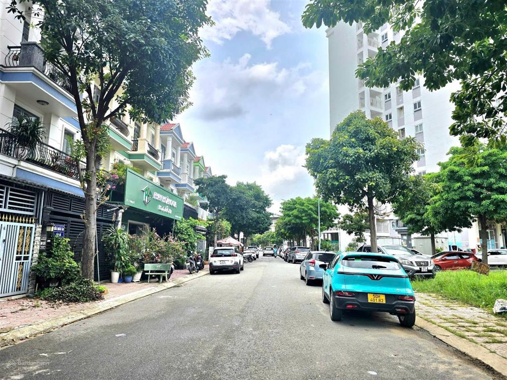 Bán nhà 1 trệt 2 lầu khu đô thị phúc đạt, 80m2 ngay chân chung cư cực kỳ đẹp giá tốt chỉ 5,7 tỷ