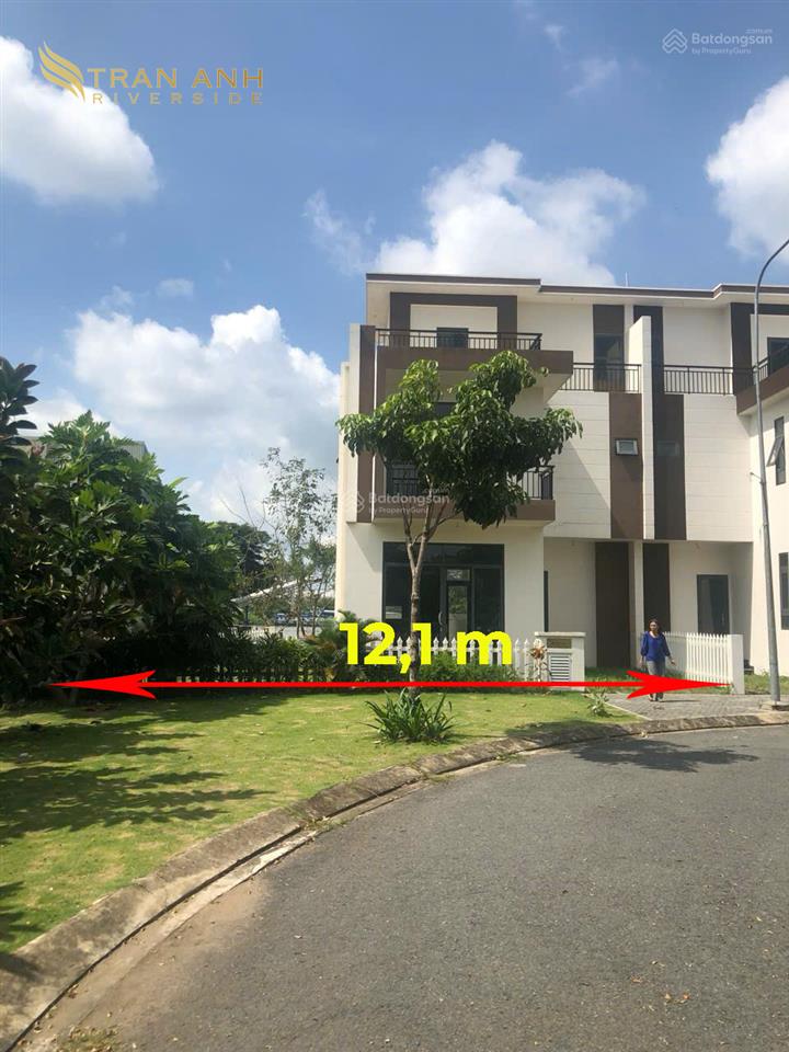 Bán biệt thự view sông vàm cỏ. diện tích 12,1x14m xây dựng 2 lầu, sổ hồng hoàn công sang tên ngay