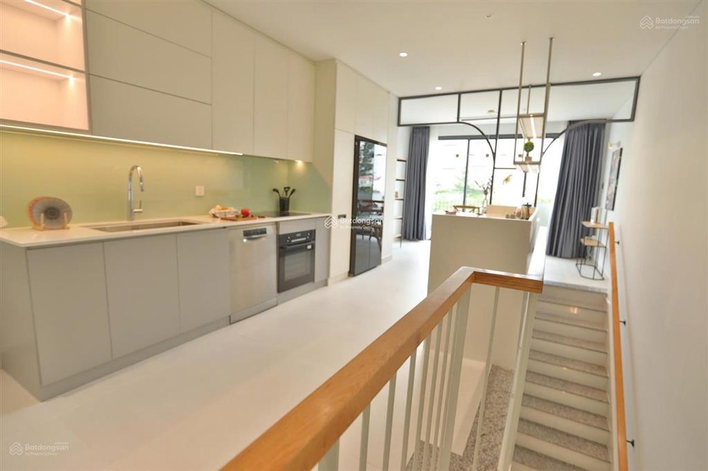Nhà đẹp khu compound quận 8, 4pn, thang máy, xe hơi đậu trong nhà giá chỉ 7,7 tỷ
