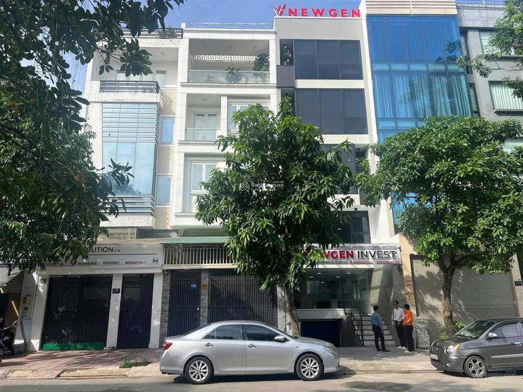 Bán nhanh căn nhà mt bùi tá hán, q2 không lỗi phong thủy. nhà 4 tầng. hđt 68tr/th. giá 20 tỷ tl