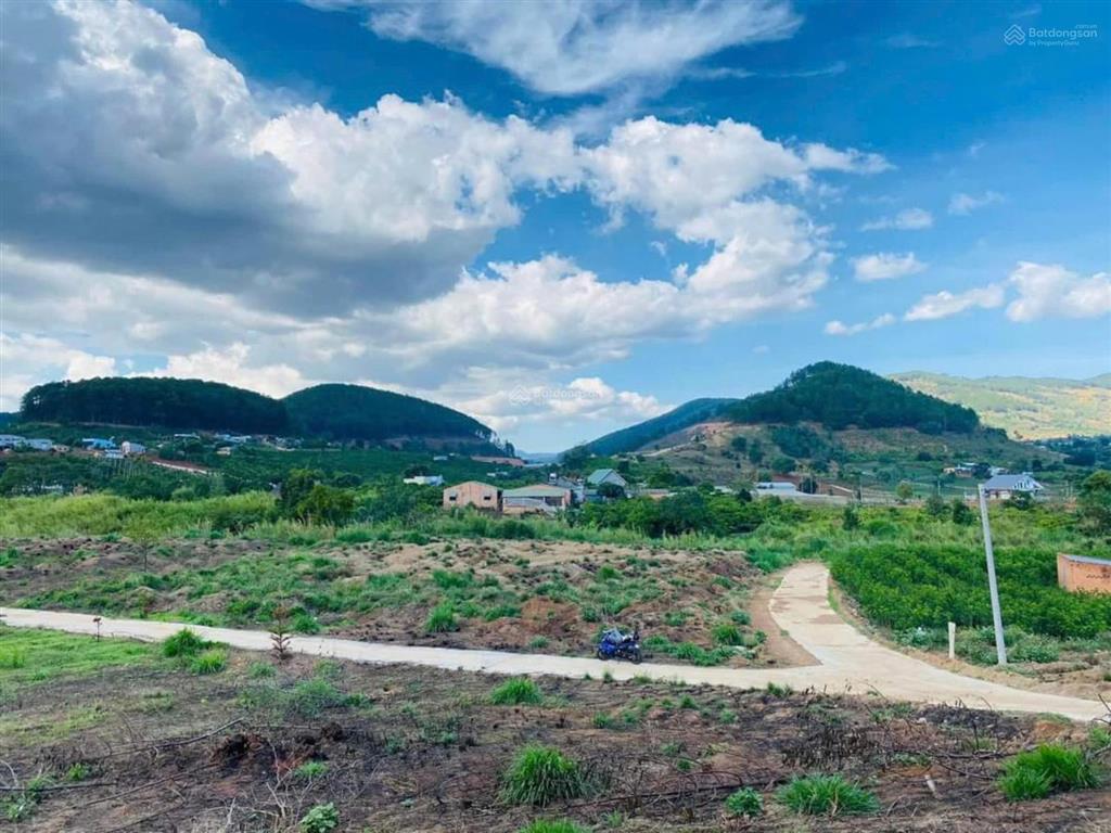 Chỉ 749 triệu / 409m2. cách chợ thăng long 1,5km