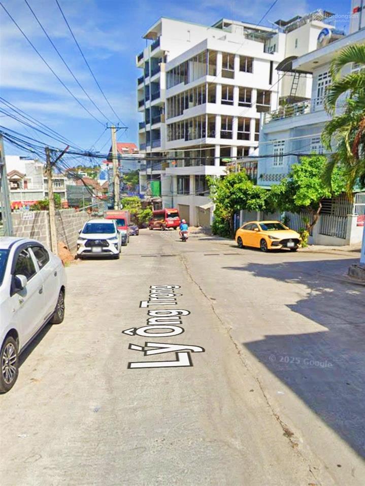 Góc 2 mặt tiền đường rộng 12m, gần chung cư vĩnh phước, ra biển hòn chồng 600m. giá 3,250 tỷ