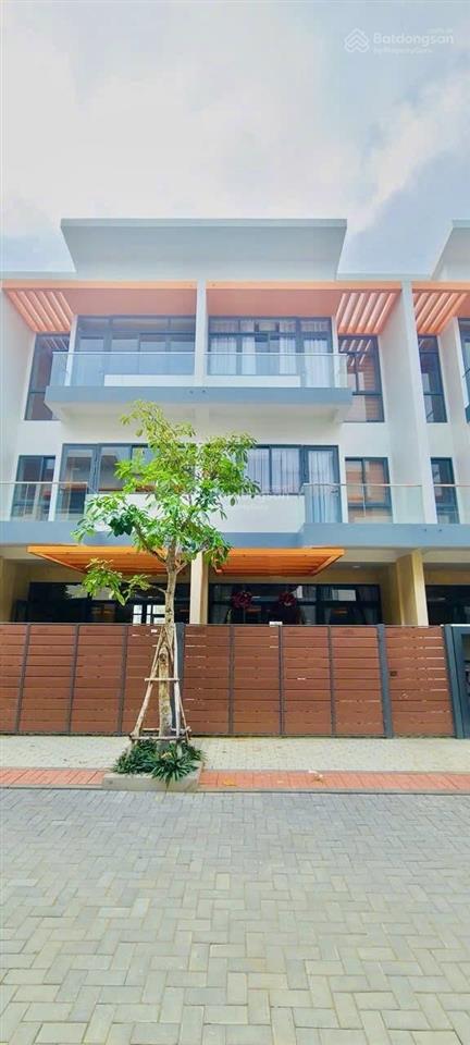 Cần bán căn nhà phố liên kế khu biệt lập ven sông nam sài gòn. giá chỉ 3,9 tỷ/căn (3 tầng)