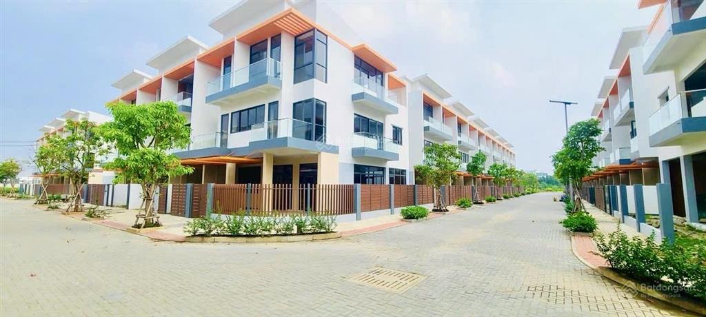 Cần bán căn nhà phố liên kế khu biệt lập ven sông phía nam sài gòn. giá chỉ từ 3,9 tỷ/căn (3 tầng)