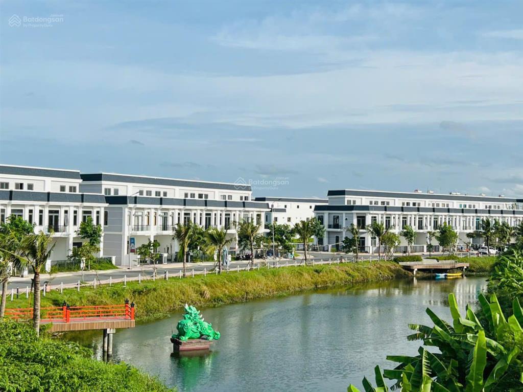 Bán shophouse the sol city, 100m2, 1 trệt 2 lầu giá chỉ 4,8 tỷ. chỉ 1 căn duy nhất