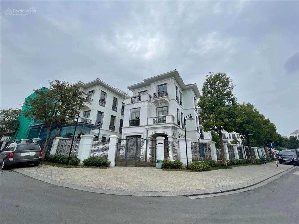 Biệt thự góc 252m², 2 mặt thoáng view vườn hoa sổ sẵn, giá tốt, duy nhất tại vinhomes green villas