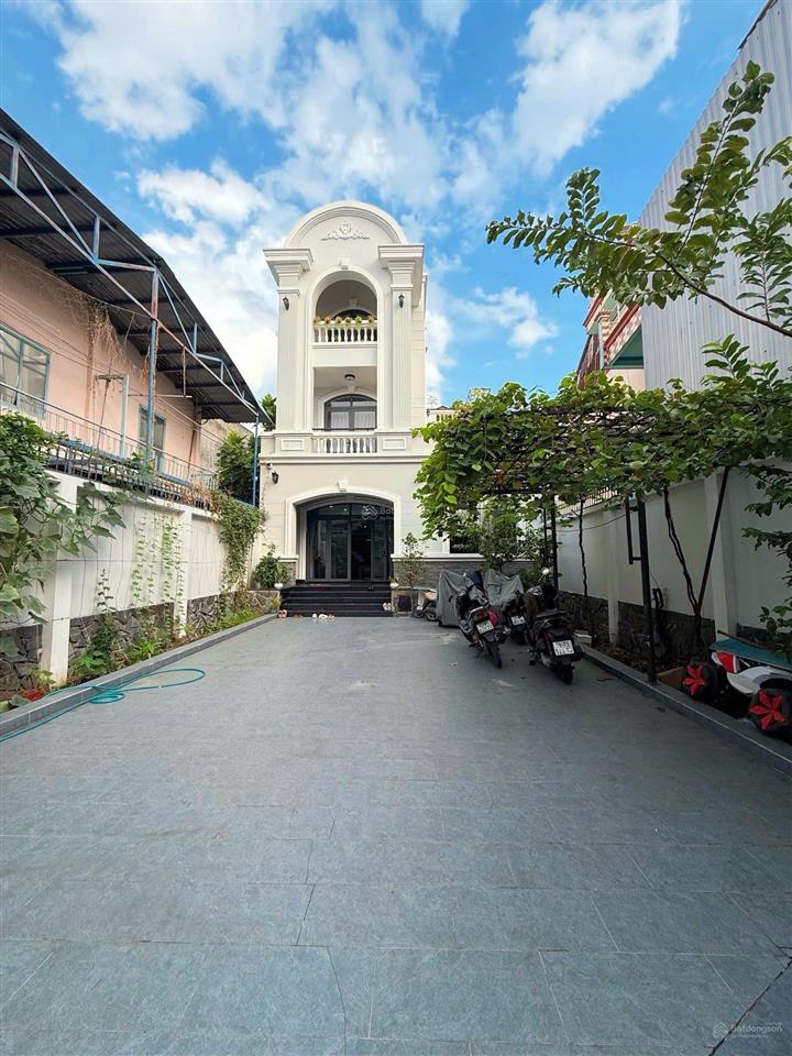Bán biệt thự tân kỳ tân quý, bình tân, 330m2, 3 lầu, hồ bơi, sân thượng, chỉ 19,6 tỷ