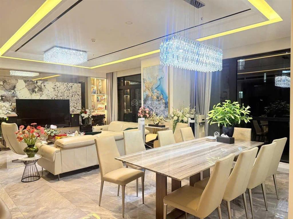 Bán gấp giá rẻ ch chung cư green diamond 93 láng hạ, căn góc 142m2, 3pn + 1, giá bán nhanh 120tr/m2