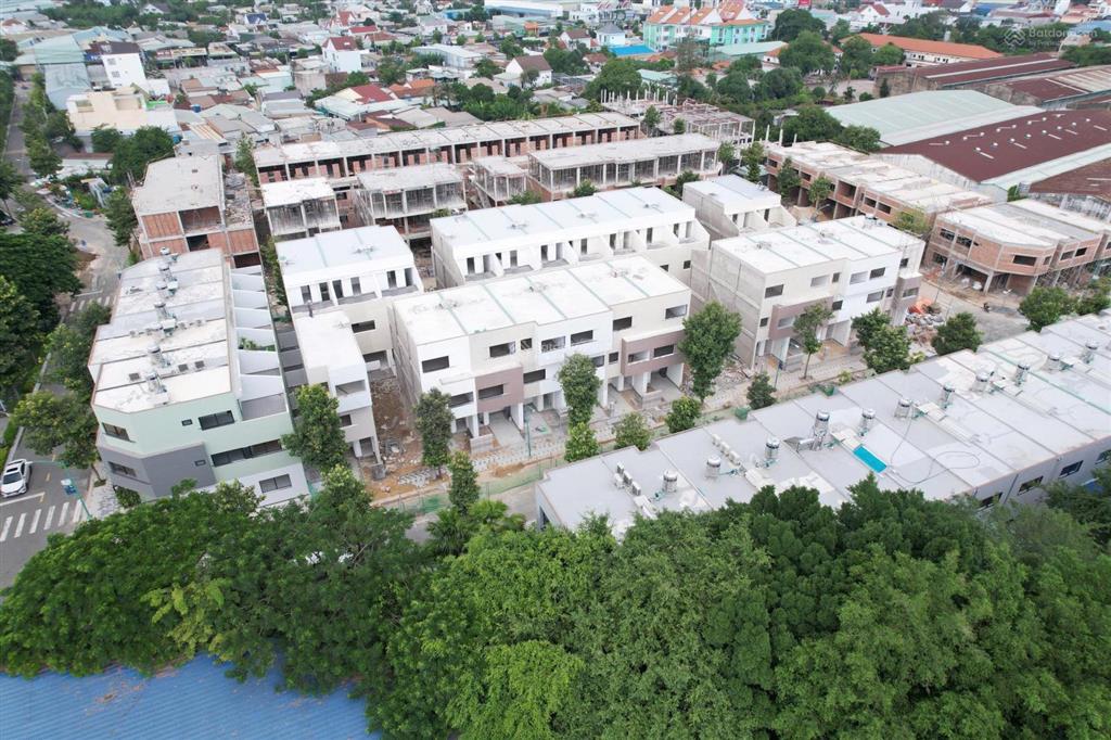 Bán gấp nhà phố khu compound cát tường jhome giá 4,1 tỷ, diện tích 76,5m2, 4pn, 3wc, bình dương