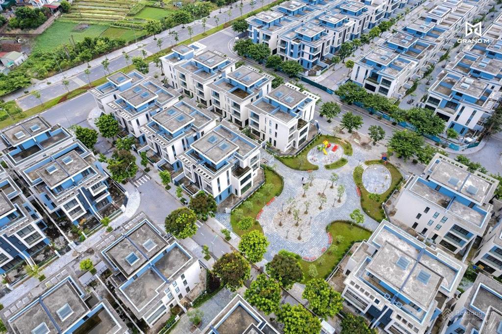 Cần bán căn góc an quý vị trí cực đẹp, giá tốt, dung 0979 008 ***5