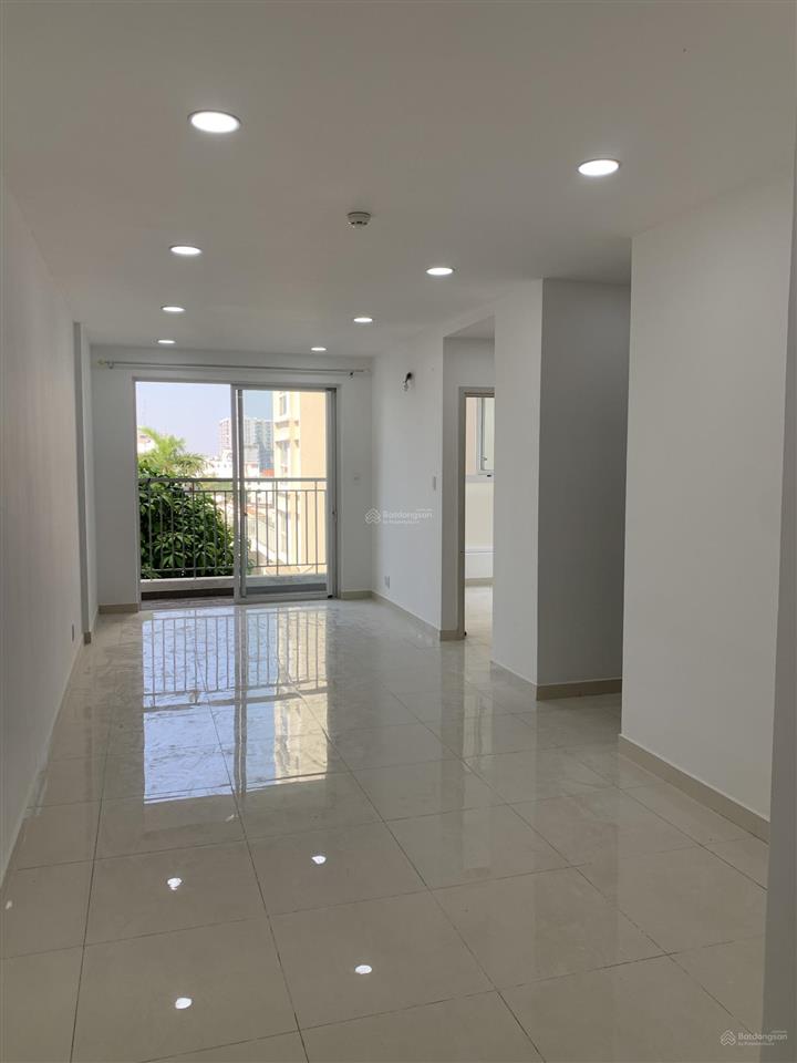 Chính chủ cần bán ch cộng hòa garden 2pn 2wc 72m2 view đẹp thoáng giá tốt. 0948 032 ***