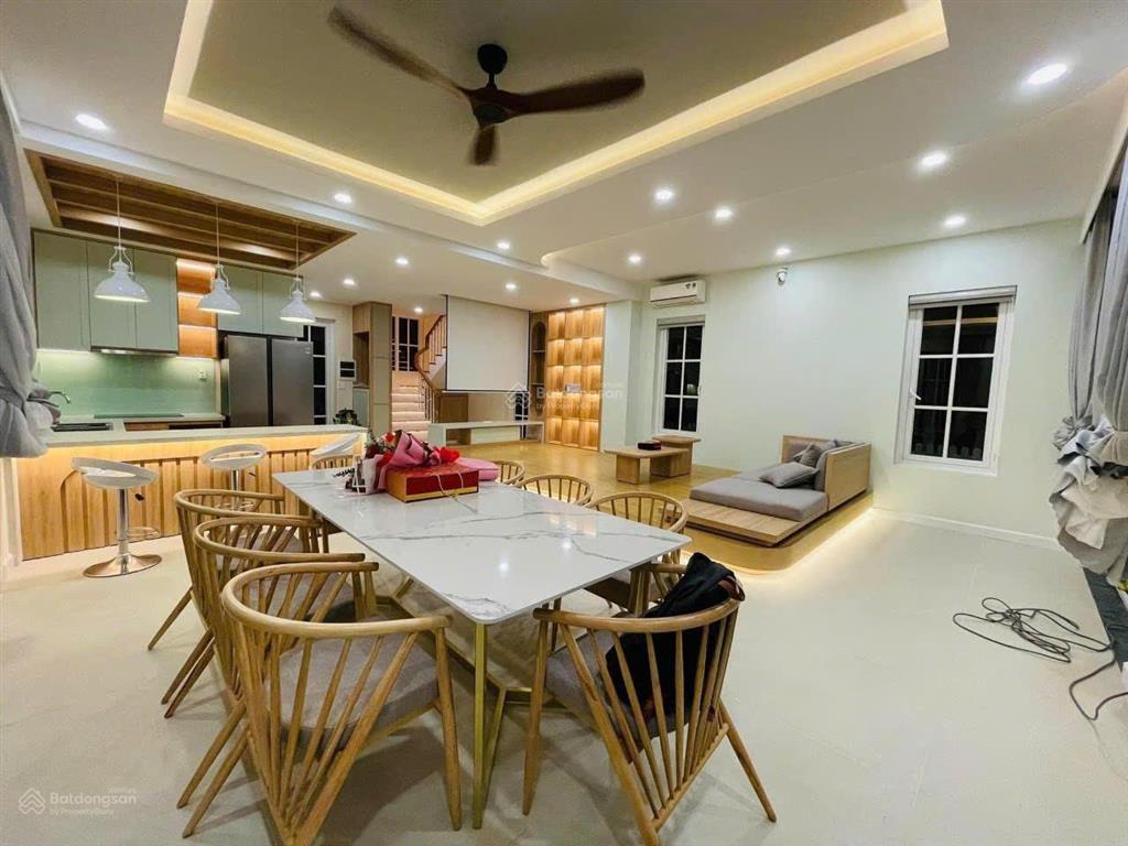 Biệt thự đơn lập 10x20 hướng biển full nội thất đẹp giá 6.3 tỷ bao hết thuế phí(giá tốt nhất dự án)