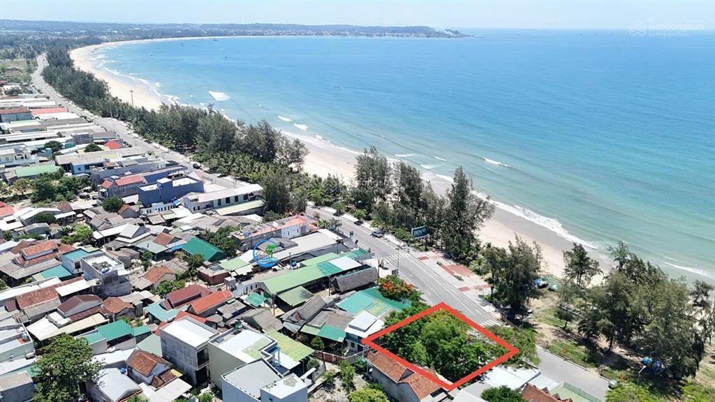 Bán lô góc mặt tiền bãi tắm mỹ khê quảng ngãi, 296.3m2 20 mét ngang phù hợp làm nhà hàng, khách sạn