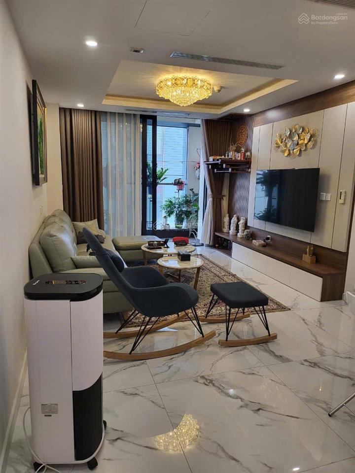 Chính chủ cần bán căn hộ dt 105m2 new skyline văn quán, hà đông 2 ngủ + 1, 2 wc. 0983 023 ***