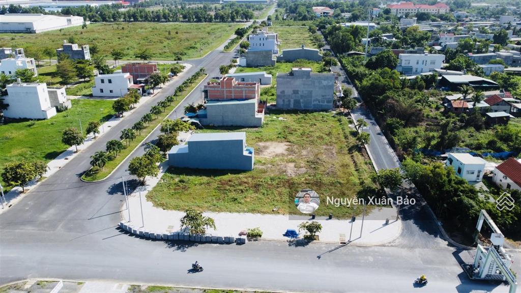 Chính chủ gửi cần bán 100m2 mặt tiền đường 24m trục chính từ cổng khu dân cư an hạ vào, giá 3 tỷ