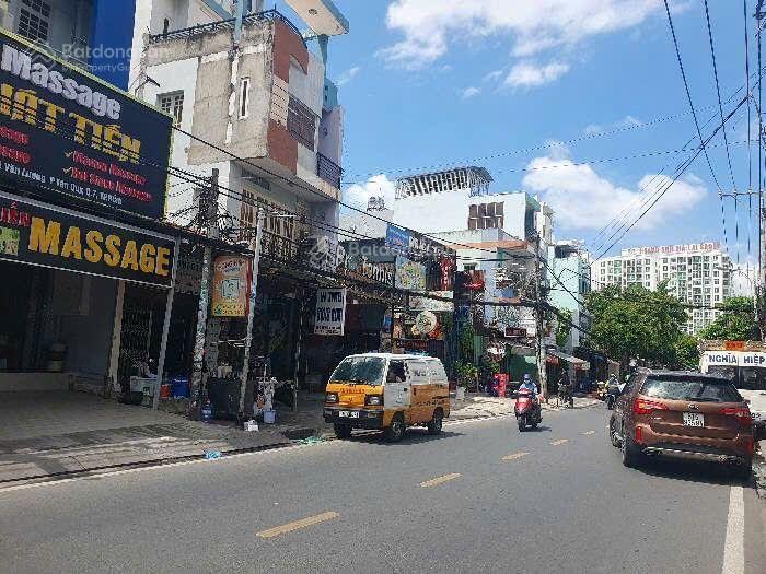 Chdv 6 tầng 365m2 35 phòng doanh thu 3.5tỷ/năm. mặt tiền lê văn lương (ngay lotte mart)