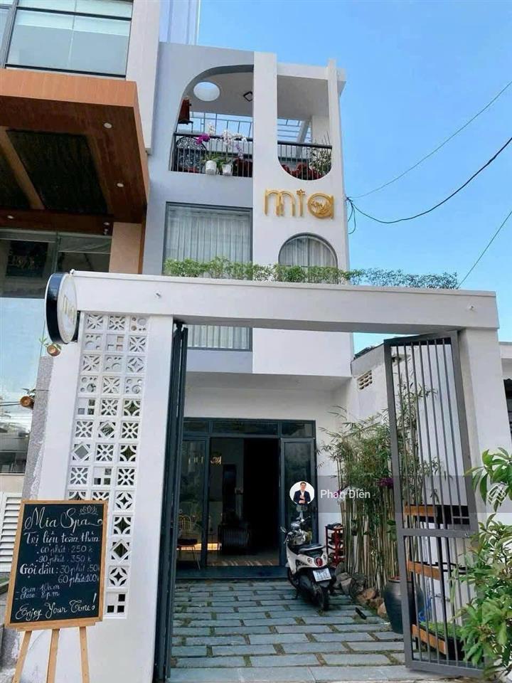 Bán nhà mặt tiền hẻm ô tô tránh nhau. đang có hợp đồng thuê 25tr. cách biển nha trang 5p. sổ hồng