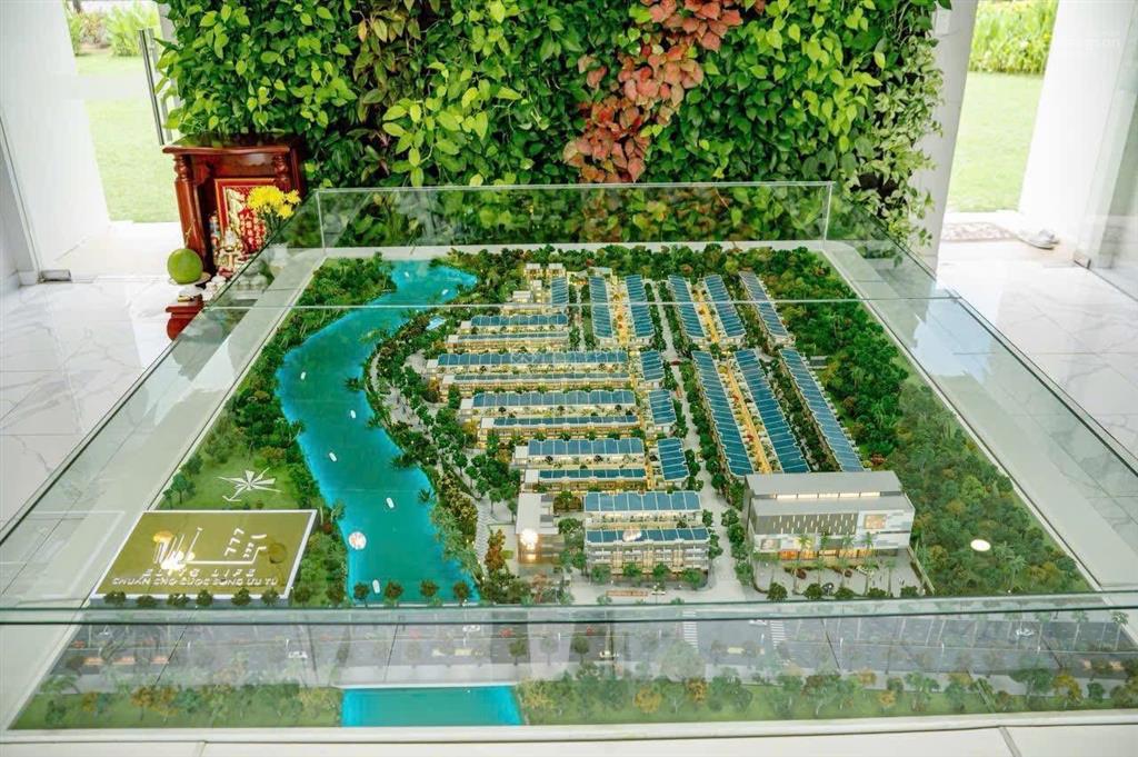 Bán nhà nhận ký gửi bán lại ra hàng nhanh xây nhà đường lớn căn góc view công viên