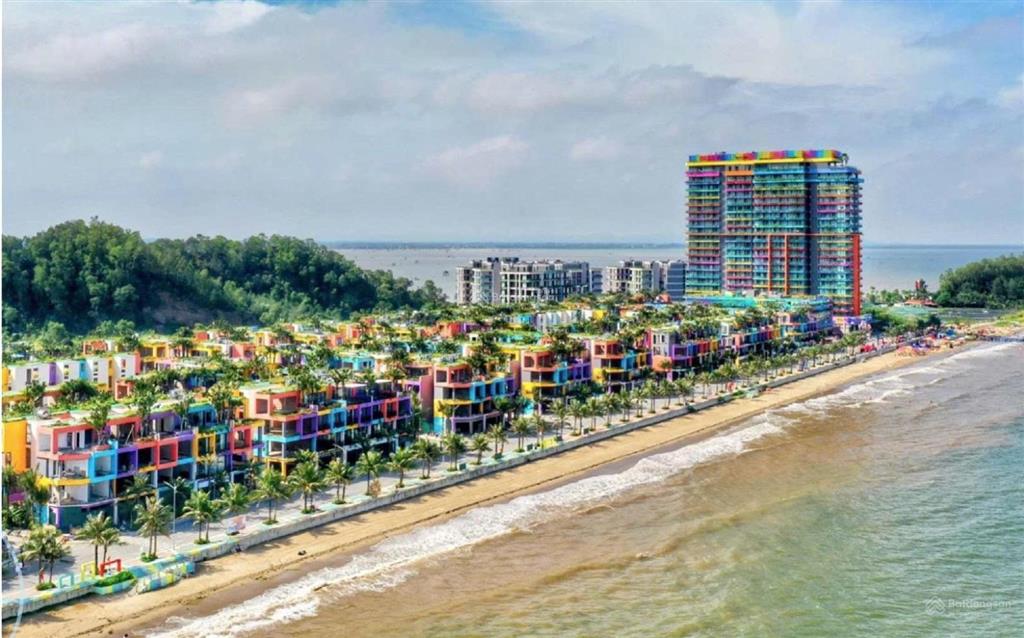 Cần tiền bán gấp căn shop khu b có công viên ở giữa, vị trí sát biển 0942 899 ***