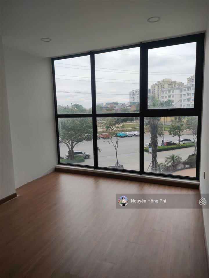 Cần bán căn hộ 77m2 view hồ sài đồng giá 6 tỷ bao thuế phí hàng xóm vinhomes riverside 0947 437 ***