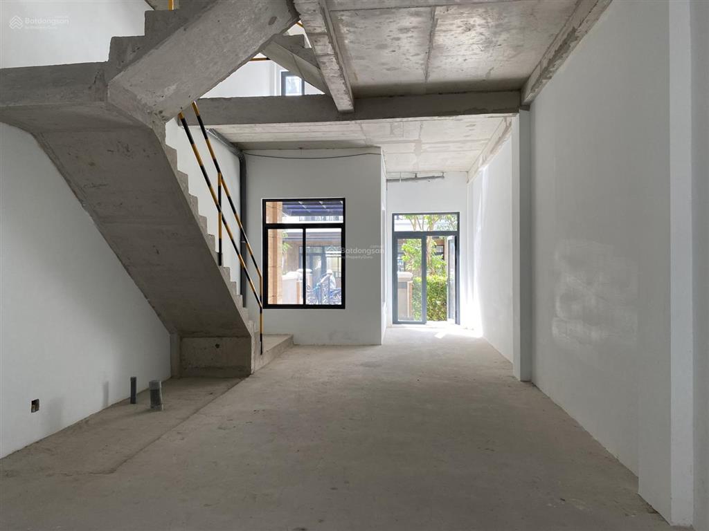 Chính chủ gửi bán nhanh the classia, 5x18m, nhà thô, sổ hồng, giá 16 tỷ