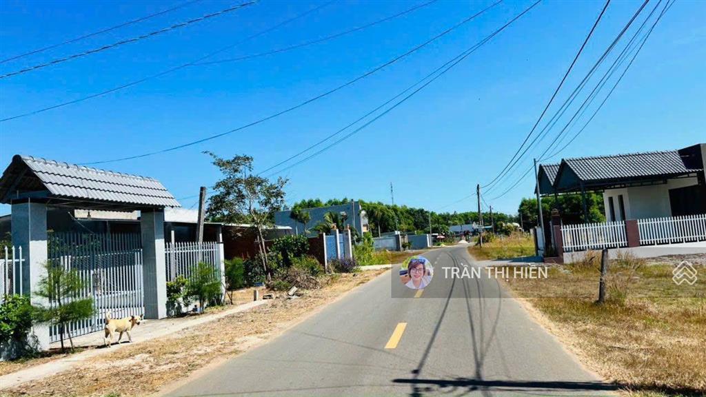 Mặt tiền nguyễn huệ 2060m2 4 tỷ