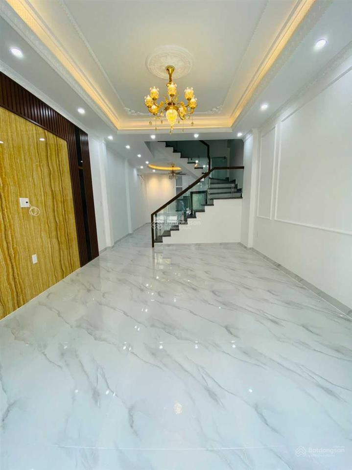 Nhà đẹp buôn bán tốt đường 13m ô tô tránh nhau hùng vương hồng bàng, đủ nội thất, bãi xe