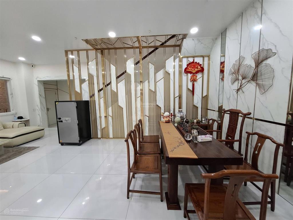 Bán nhà phố góc full nội thất đẹp tại mega ruby. mua 0909 121 *** tấn giàu